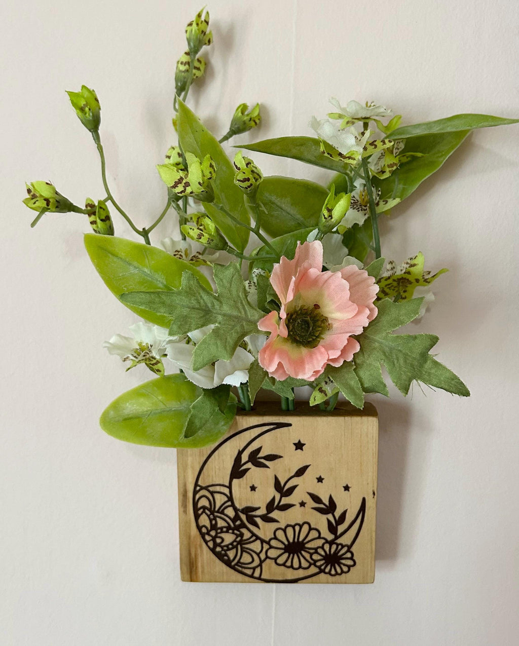 Boho Flower Decor – Handcrafted Pine Wood Shelf & Bud Vase Set