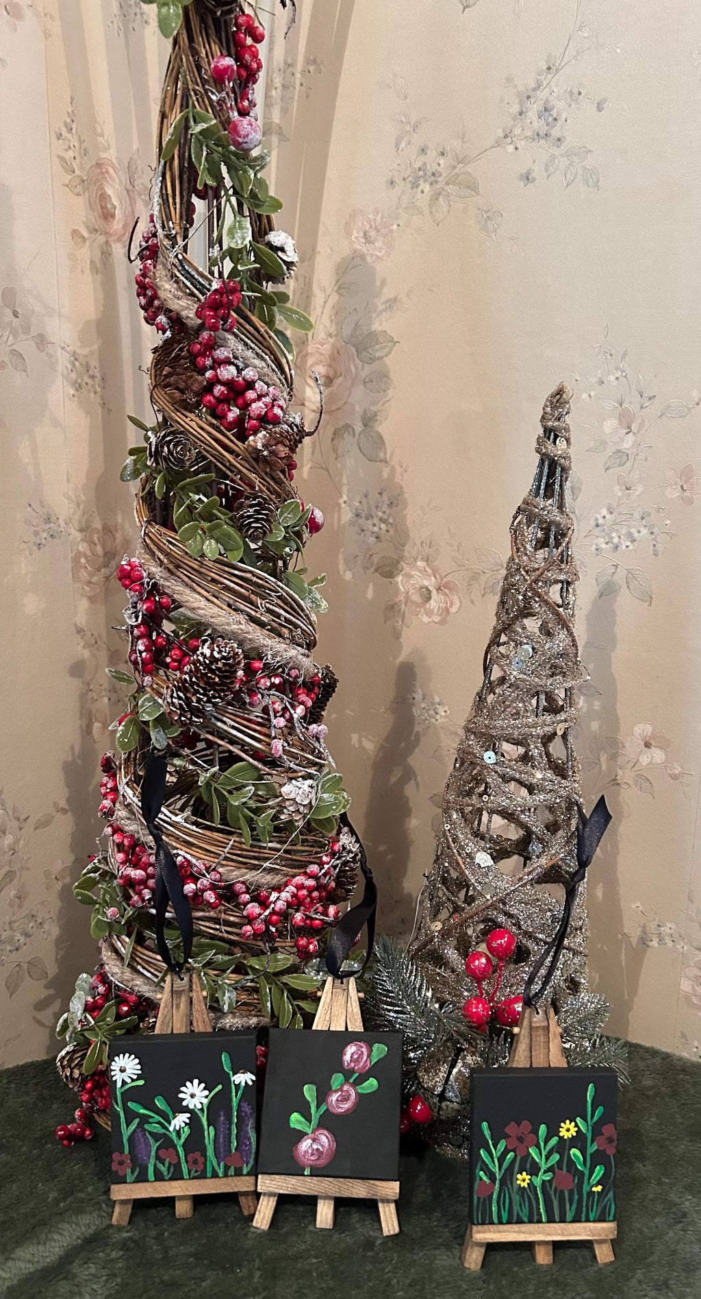 Hand-Painted Canvas & Easel Ornaments – Floral & Abstract Holiday Art