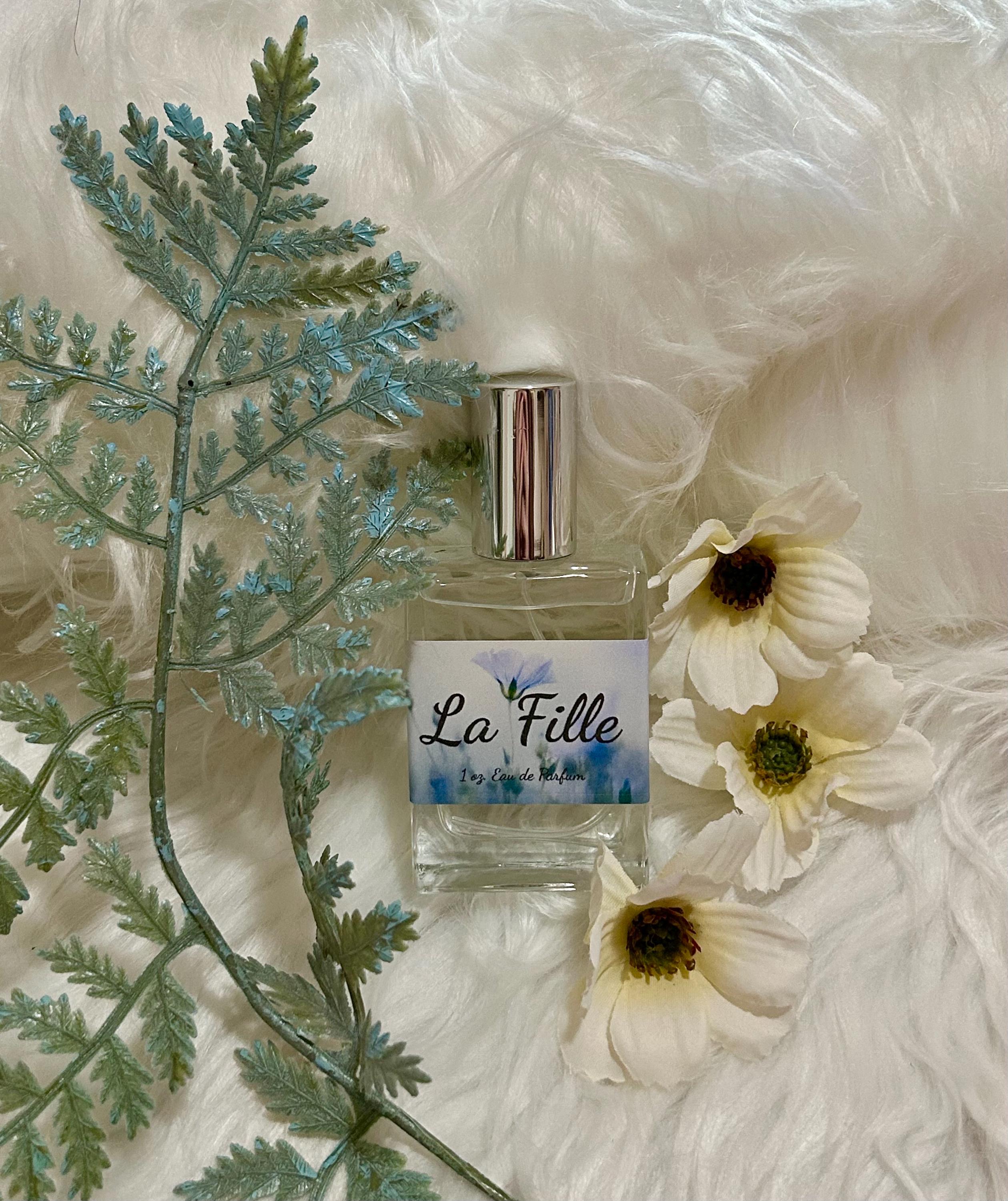 La Fille Eau de Parfum – Soft Floral Feminine Perfume