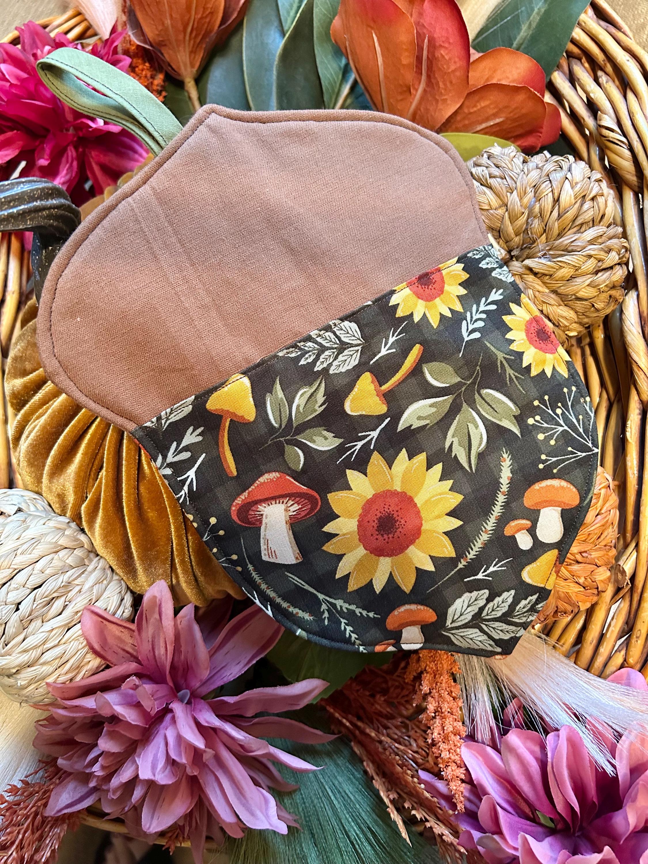 Acorn Cottagecore Potholders – Heat Resistant Fall Kitchen Décor with Sunflowers & Mushrooms