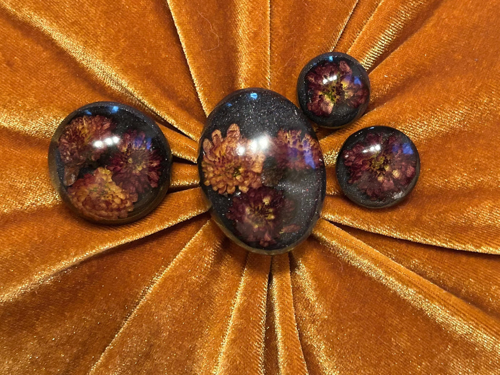 Mum’s the Word Magnet Set – Real Mum Flower Resin Magnets (Set of 5)