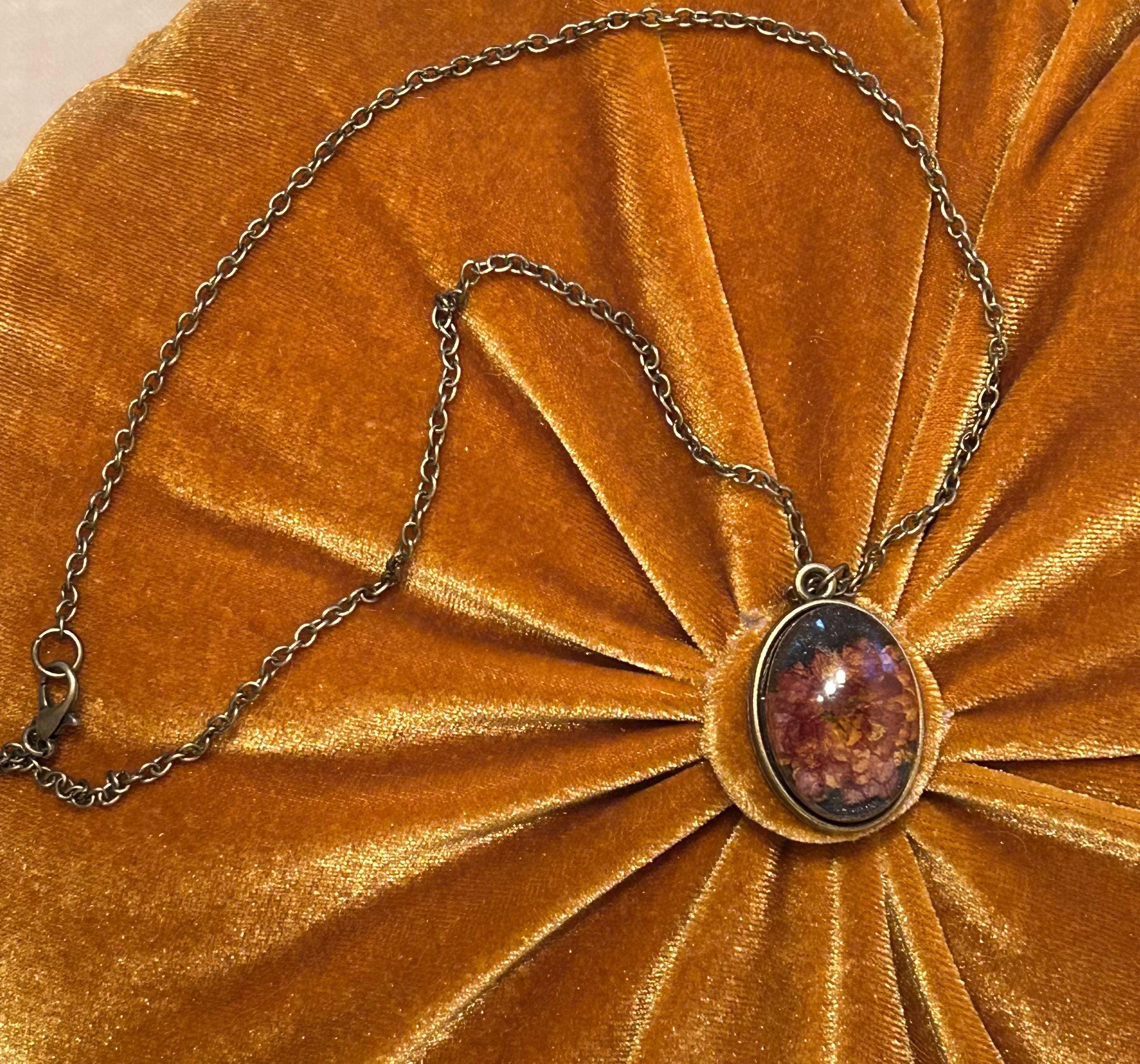 Mum’s the Word Necklace – Real Flower Resin Pendant Jewelry